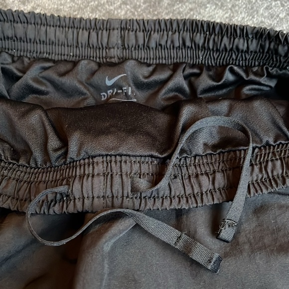 Nike Dri-Fit Shorts with brief liner - Picture 5 of 7